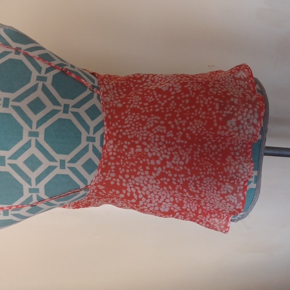 Top - Picture 2 of 2